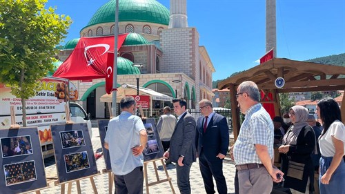 Kaymakamımız Furkan Öztürk, Şehit Ailelerini ve 15 Temmuz Fotoğraf Sergisini Ziyaret Etti